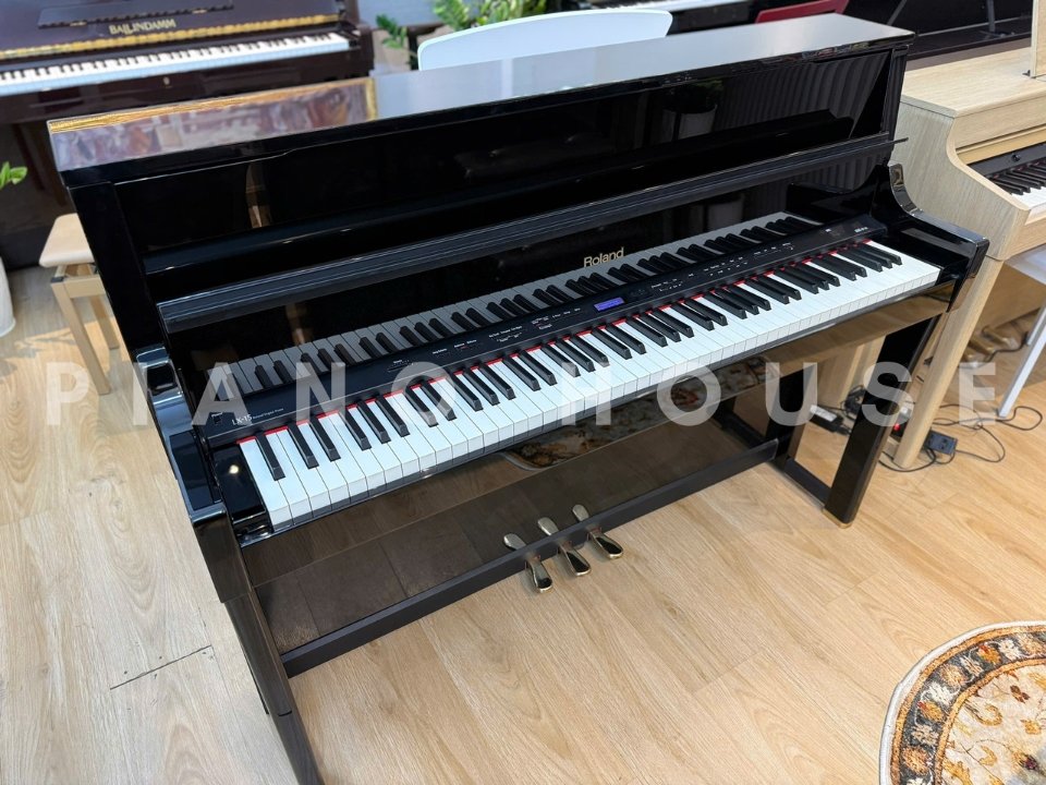 Cận cảnh ROLAND LX-15 PE tại Piano House